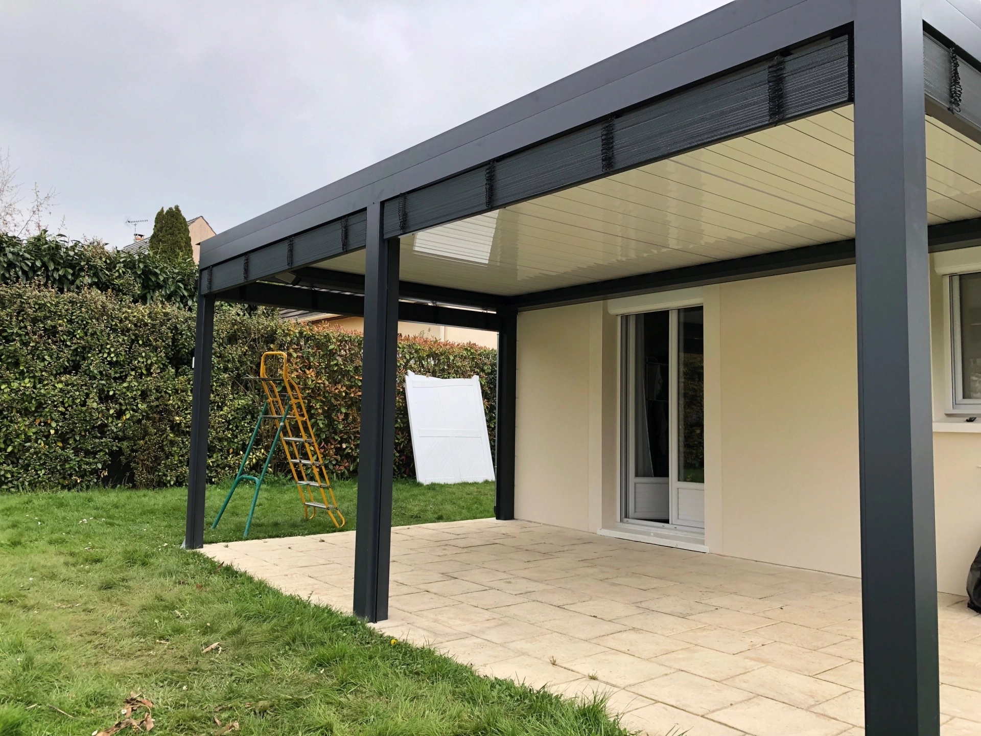 Pergola avec options intégrées